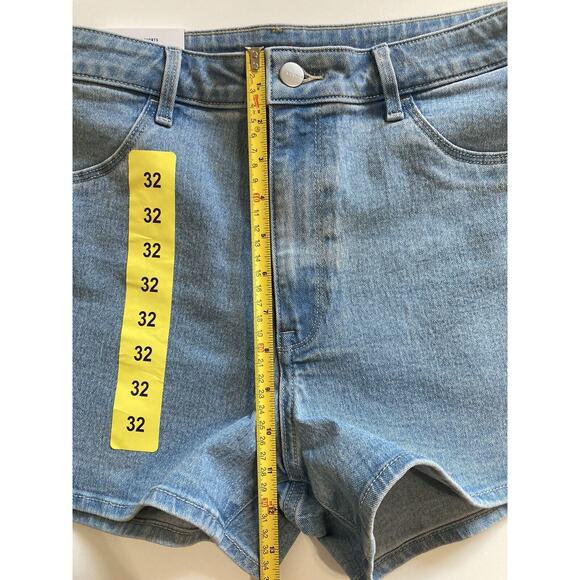 H&M Slim Fit High Waist Stretch Denim Shorts Size 32 US 10 New - Picture 6 of 7